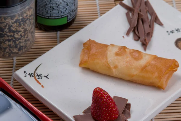 Çilek harumaki gıda