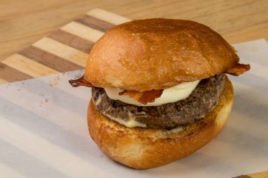 Burger aperatif holding