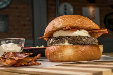 Burger aperatif holding