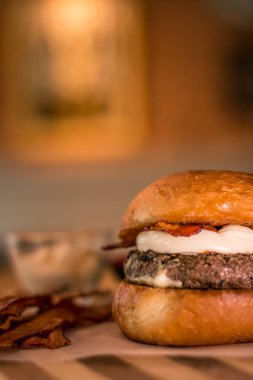 Burger aperatif holding