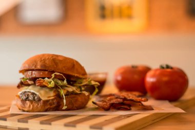 Burger aperatif holding