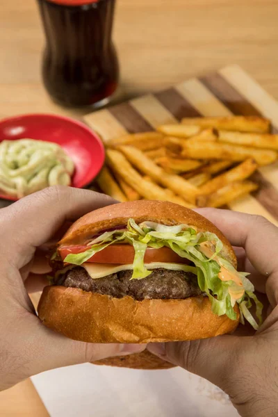 Burger aperatif holding