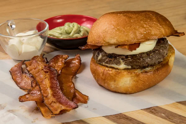 Burger aperatif holding