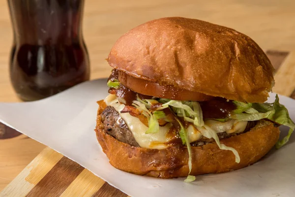 Burger aperatif holding