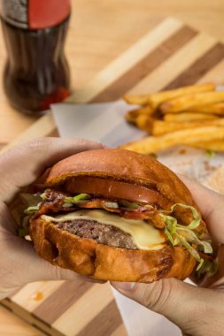 Burger aperatif holding