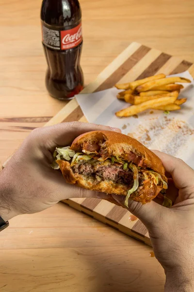 Burger aperatif holding