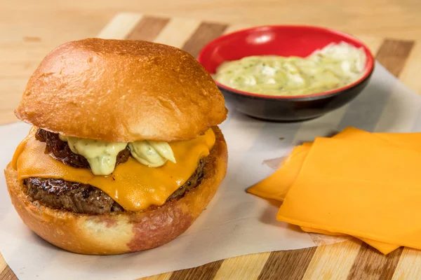 Burger aperatif holding