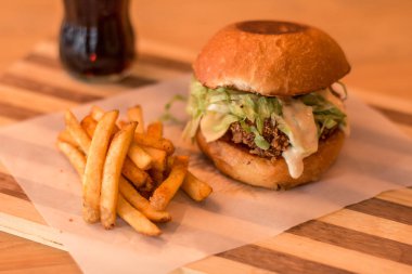 hamburguer esnaf tablo ahşap