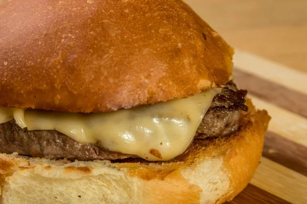 Burger aperatif holding