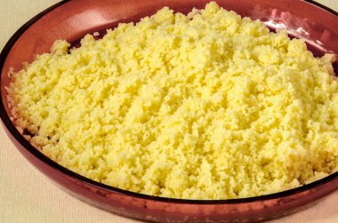 Tabak pişmiş kuskus ile