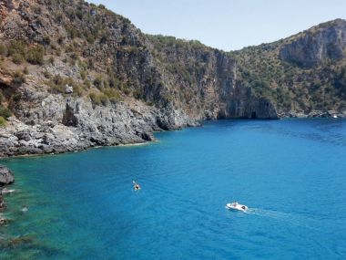 Marina di Camerota, Salerno, Campania, İtalya - 23 Temmuz 2017: Baia promontory görülen Fortuna hakim Torre Zancale tarafından.
