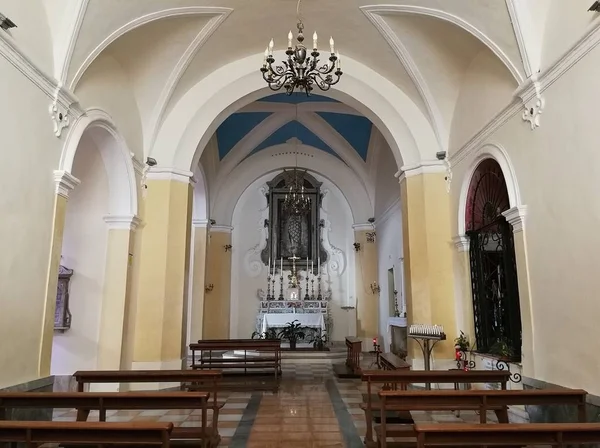 Montesarchio サンタ マリア デッレ グラツィエ教会の礼拝堂の祭壇 — ストック写真