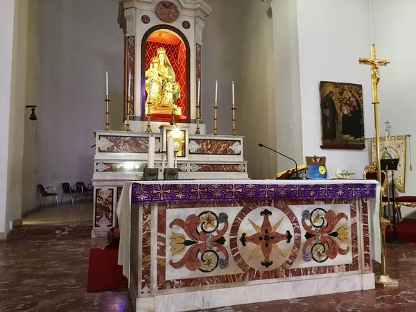 Montesarchio Вівтар Церкви Санта Марія Делле Грацие — стокове фото