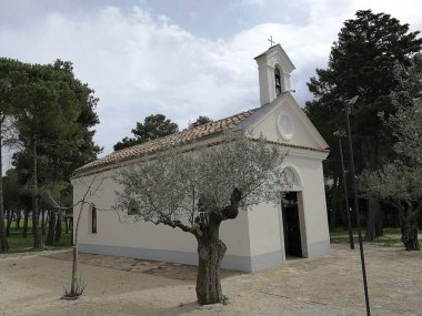Pietrelcina - küçük San Francesco Kilisesi Piana Romana içinde