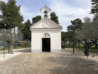 Pietrelcina, Benevento, Campania, İtalya - 17 Mart 2018: Kilise San Francesco cephe