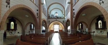 Pietrelcina - kutsal sunak gelen görülen aile Kilisesi iç panoramik fotoğraf