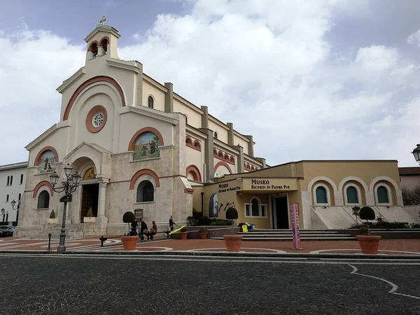 Pietrelcina 贝内文托 坎帕尼亚 意大利 2018年3月17日 教堂的神圣家庭和记忆博物馆的牧师 Pio 在村初 — 图库照片