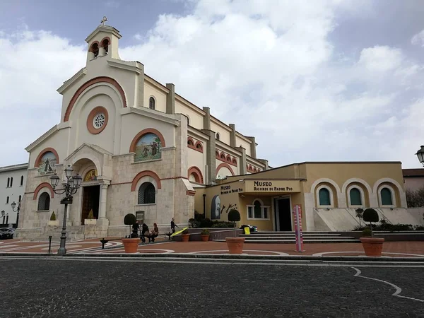 Pietrelcina Benevento Kampanien Italien Mars 2018 Kyrkan Den Heliga Familjen — Stockfoto