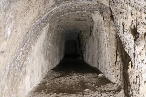 那不勒斯 坎帕尼亚 2020年2月24日 罗马人在波西利坡建造的连接巴格诺利和波兰皇家别墅的长隧道 — 图库照片