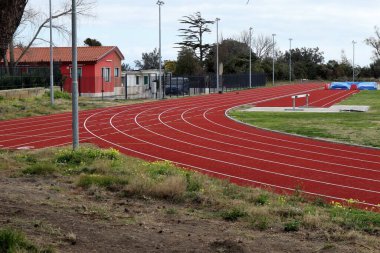 Napoli, Campania, İtalya - 24 Şubat 2020: Parco Virgiliano 'daki spor tesisinin atletizm pisti