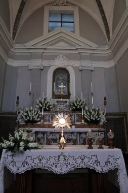 Caiazzo, Campania, İtalya - 22 Şubat 2020: San Francesco Kilisesinin İçi