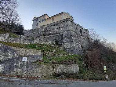 Rotondi, Campania, İtalya - 8 Şubat 2020: Caudina Vadisi 'ne bakan Maria Santissima della Stella Sığınağı