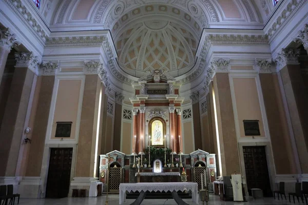 イタリア カンパニア州ベネヴェント 2020年5月4日 マドンナ デッレ グラツィエ大聖堂の内部 — ストック写真