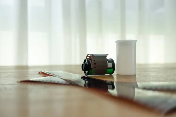 Film rulo ve kafes ahşap açayım