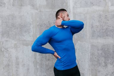 Sırt ağrısı acı genç atlet