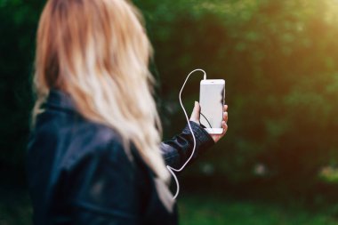 Güzel genç kız alma selfie