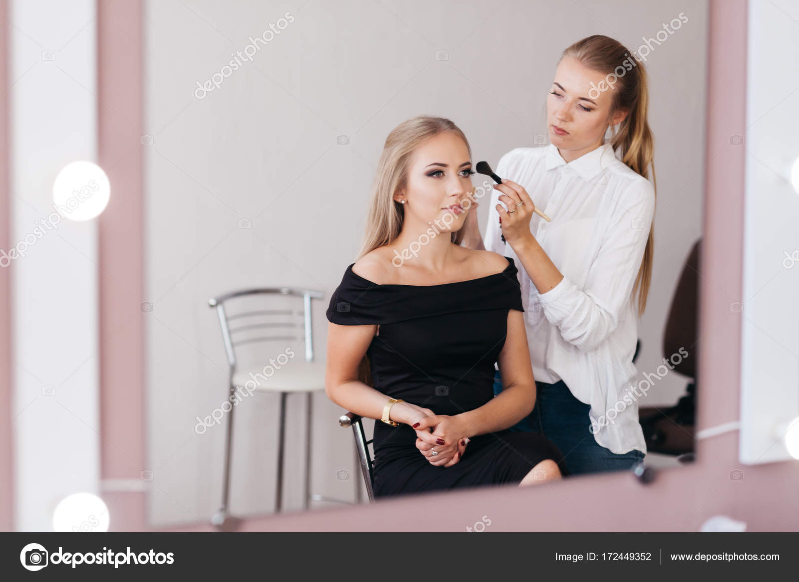 Makeup Artist Wear Saubhaya Makeup