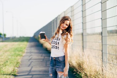 Kahve güzel bir kadınla