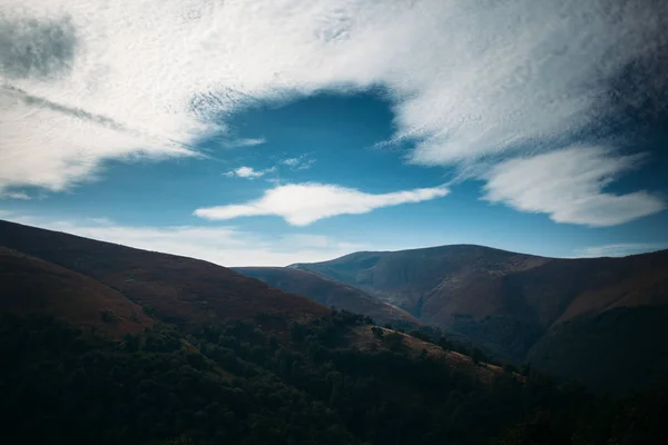 Bellissimo paesaggio montano — Foto Stock