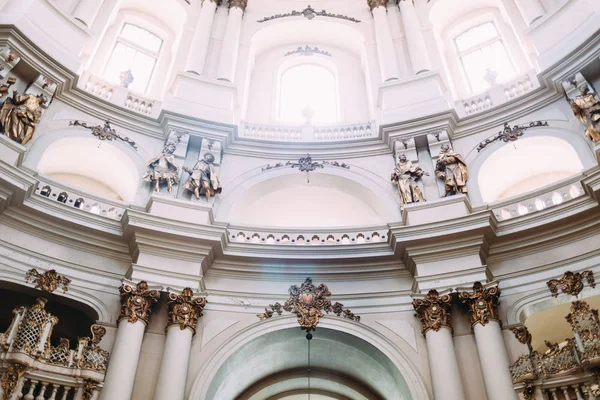 Eski kilise mimari iç