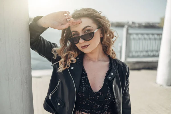 Portrait of Stylish Young Woman in Black Leather Jacket — Stock Photo, Image