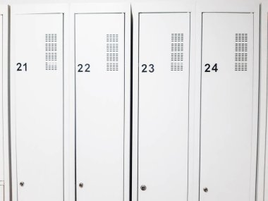 Giysiler için soyunma odası, spor kulübü gardırobu.