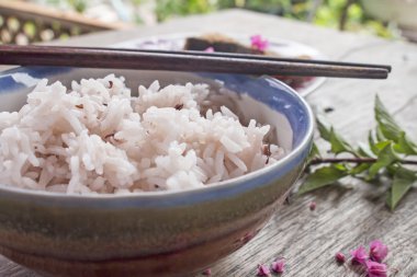 kase içinde pirinç 