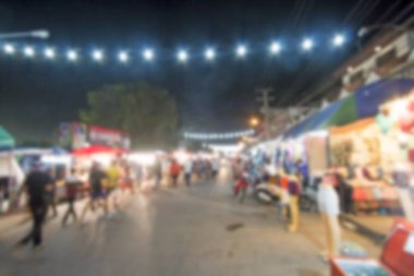 Defocused ve blur görüntü insanlar festival Park