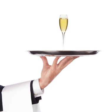 Garson tepsisi ile beyaz şarap ile