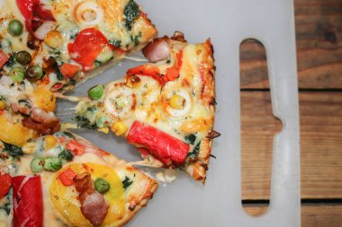 Dilim pizza kapatın