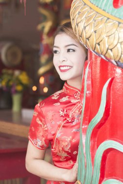 gülümseyen Asyalı kadın