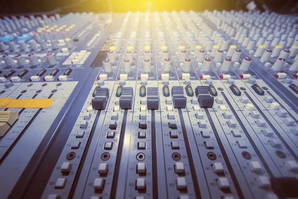 Botones de control de música del mezclador de estudio — Foto de Stock