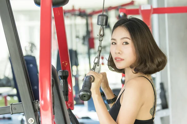 Asyalı kadınlar egzersiz