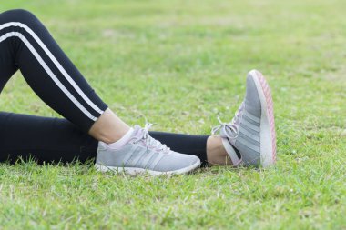 koşu ayakkabılarını kapat.