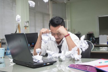 iş, insanlar, stres, duygular ve başarısız kavramı 