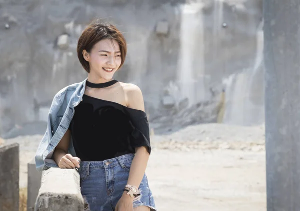 Porträt Einer Niedlichen Asiatischen Teenager Junge Frau Hipster Konzept — Stockfoto