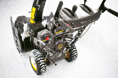 adam motor kar üfleyici başlar