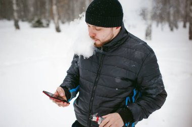 sakallı bir genç adam