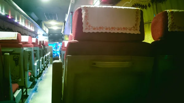 Автобусный транспорт Red Salon — стоковое фото