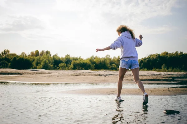 Lovely Young Woman Curly Hair Romance Youth Journey Walk Warm — Stock Photo, Image